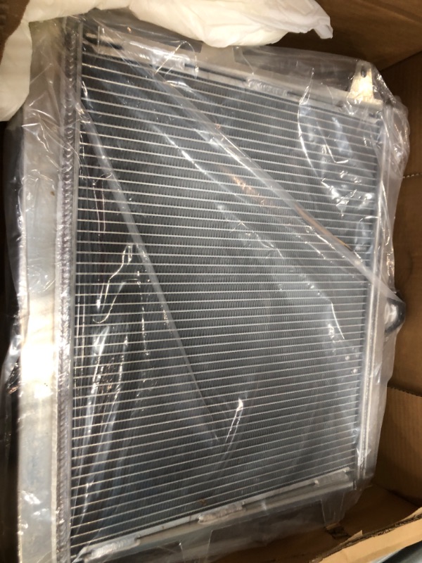 Photo 1 of ALLOYWORKS 3 Row All Aluminum Radiator For 1984-1995 Toyota Pickup DLX / 4 Runner SR5 2.4L L4 MT US