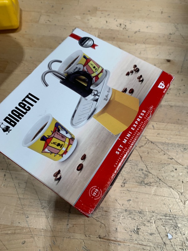 Photo 1 of Bialetti - Mini Express Lichtenstein: Moka Set includes Coffee Maker 2-Cup (2.8 Oz) + 2 shot glasses, Yellow, Aluminium