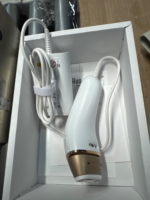 Photo 1 of ******(PARTS ONLY/ NON REFUNDABLE/ NO RETURNS OR REFUNDS)*** Doesn't turn on**
Braun IPL at Home Laser Hair Removal for Women and Men, Silk Expert Pro 5 PL5137 with Venus Swirl Razor, Long-Lasting Reduction in Hair Regrowth for Body & Face, Corded, PL5137