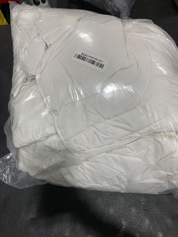 Photo 1 of Hotel Grand Luxury White Goose Feather Down Fiber Comforter Twin Size, 100% Cotton All Season Duvet Insert Twin, Medium Warmth Bedding Comforter with 8 Corner Loops, White 68x90 Inch