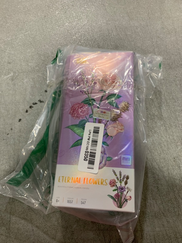 Photo 1 of ZIYOSTAR Mini Bricks Flower Bouquet Building Sets, Artificial Flowers, DIY Unique Decoration Home, 547 Pieces Botanical Collection for Ages 8-12 yrs Old Girl for Gift (Not Compatible with Lego Set)