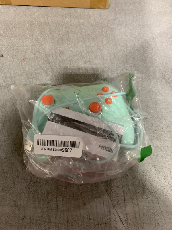 Photo 1 of 8Bitdo Ultimate 2C Hall Effect Joysticks and Hall Triggers Wireless Controller for Windows PC and Android, with Remappable L4/R4 Bumpers, Turbo function & Rumble vibration (Mint)