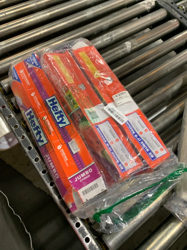 Photo 1 of Hefty Slider Jumbo Storage Bags, 2.5 Gallon Size, 3 Boxes of 15 Bags (45 Total)