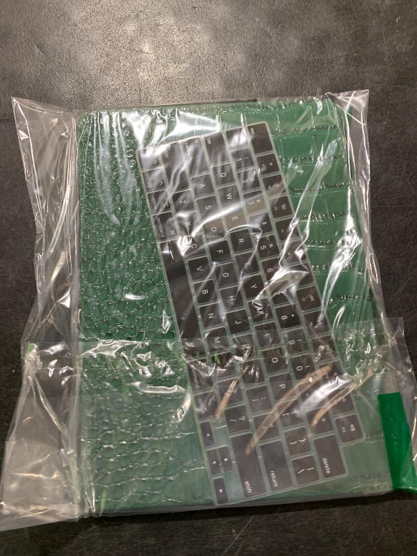 Photo 1 of KEROM Crocodile Case for MacBook Air 13 Inch M4 2025 2024-2022 M3 M2 A3240 A3113 A2681, Aligator Skin Snakeskin PU Leather Hardshell Case & Keyboard Cover for MacBook Air 13.6 Inch, Emerald Green