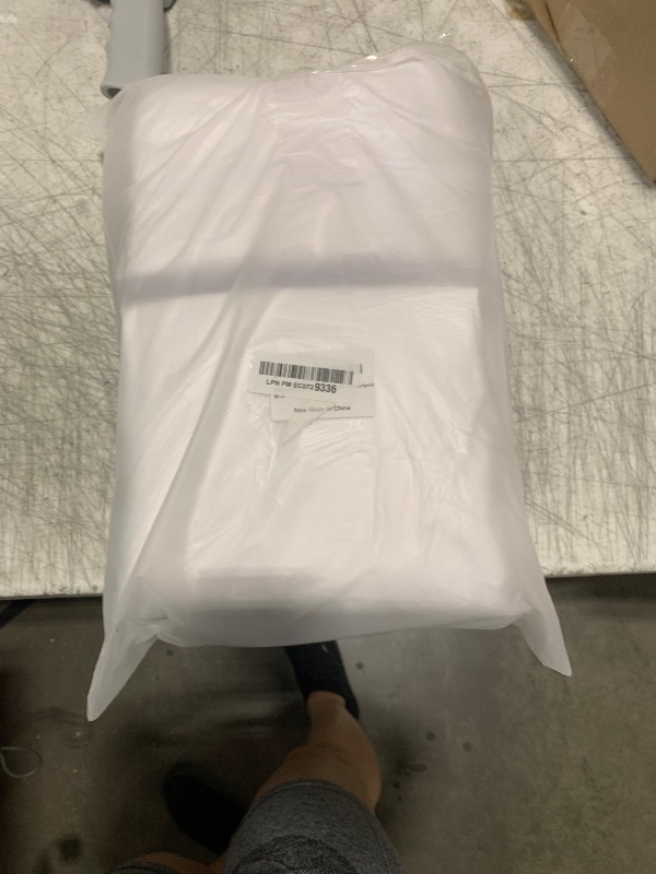 Photo 1 of WIGENIUS 6 Pack White Table Cloth Rectangle Tablecloths 60X102 Inch,Polyester Table Cloth for 6 Foot Rectangle Tables,Wrinkle Resistant Washable Fabric Table Covers for Party,Wedding Banquet