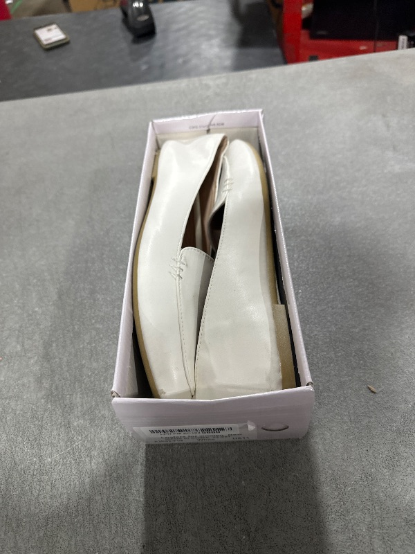 Photo 1 of FINIWOR Loafers for Women Flats Shoes Women Pointed Toe Dress Shoes Comfortable Memory Foam Penny Loafers Slip On Shoes(White US11)