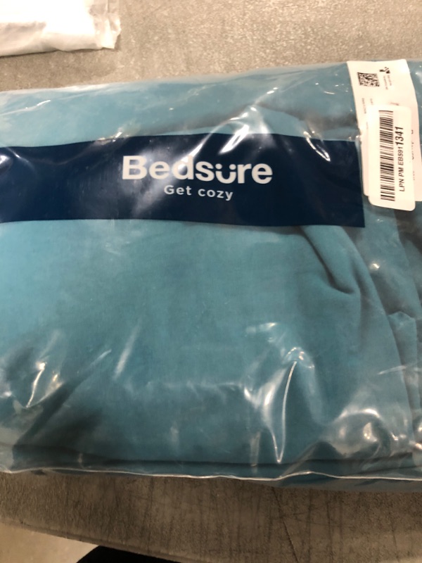 Photo 1 of Bedsure Teal Duvet Cover Full Size - 3 Pieces Prewashed Extra Soft Bedding Set, Includes 1 Duvet Cover 80x90 Inches with Zipper Closure & 2 Pillow Shams, Comforter Not Included