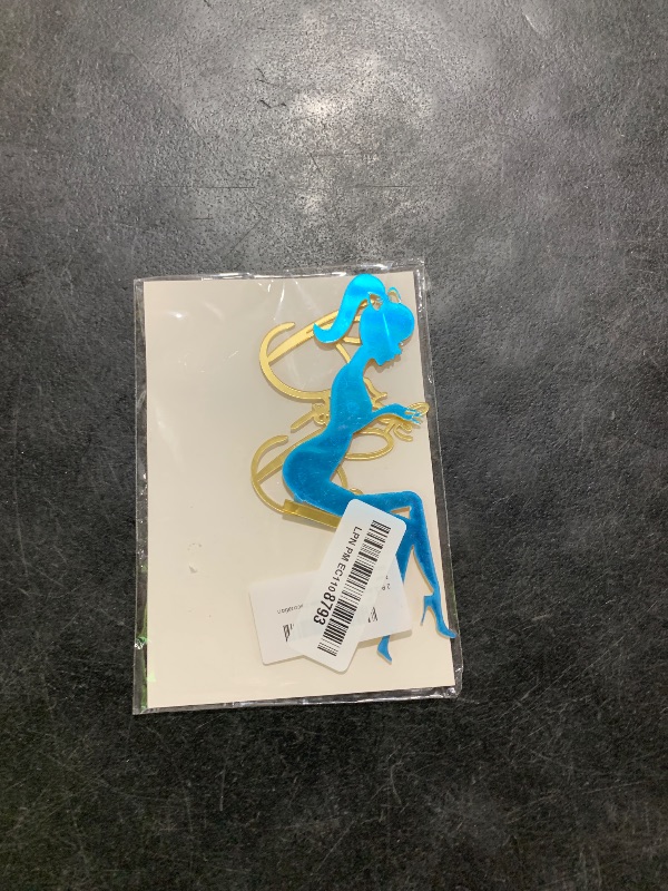 Photo 1 of SRMIRO 2 PCS Bride To Be Cake Side Decoration Acrylic Bride To Be L ady Cake Topper Gold Wedding Valentine's Day Cake Decoration Party Supplies, A-BTB01