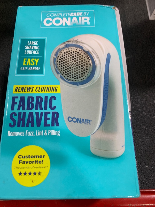 Photo 1 of Conair Fabric Shaver and Lint Remover, Battery Operated Portable Fabric Shaver, White
