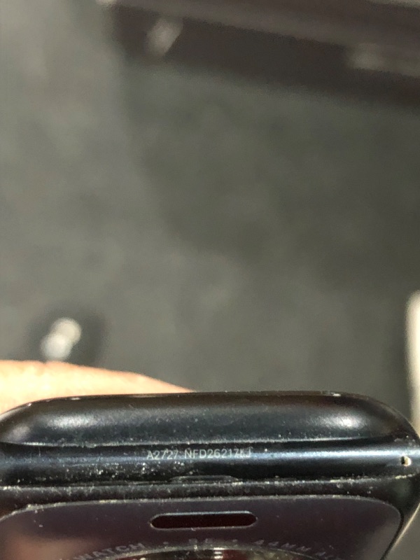 Photo 1 of Apple Watch SE (2nd Gen) (GPS + Cellular
