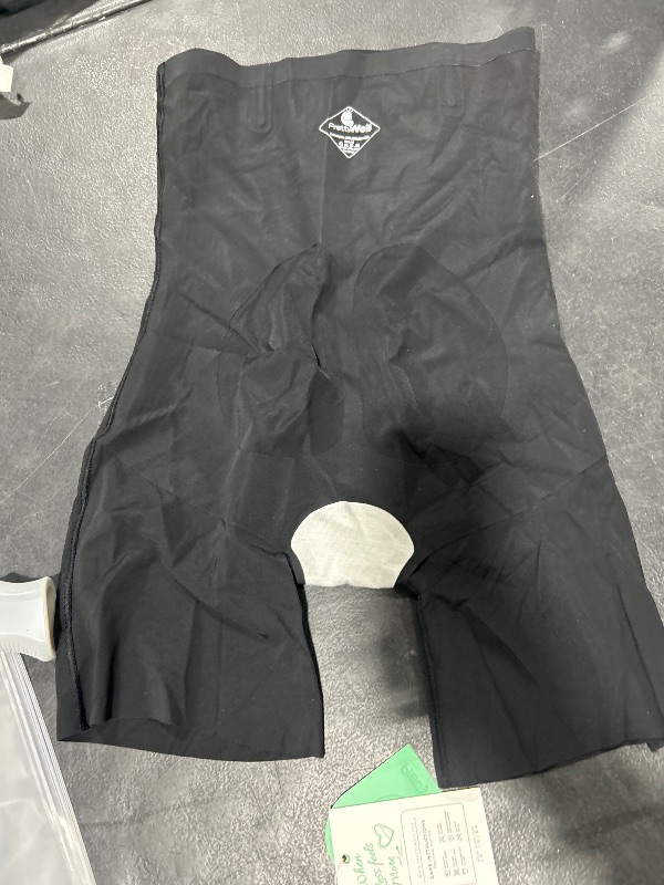 Photo 1 of SPANDEX BUTTLIFTING SHORTS M 