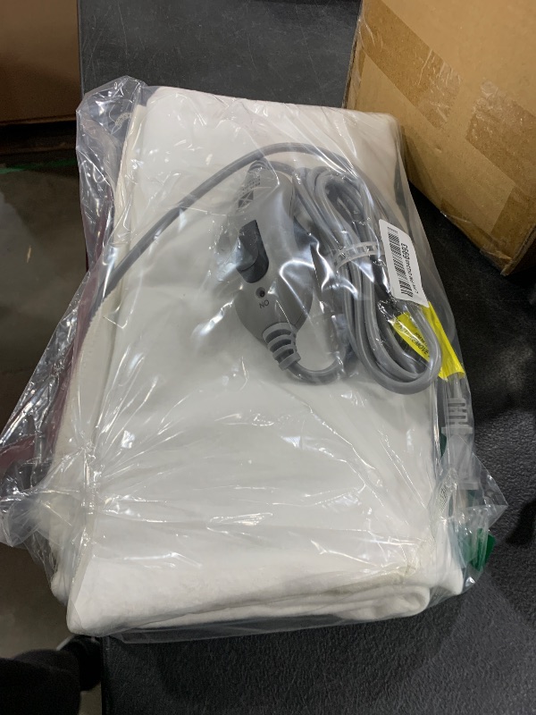 Photo 1 of Assembled in The USA - Thermophore Liberty - Moist Heating pad for Arthritis, Back, Neck, Shoulder Pain and Cramps Relief - Electric with auto Shut Off, Large 14" x 27"
