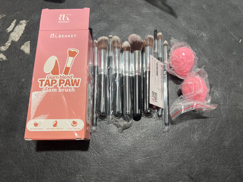 Photo 1 of glam brush