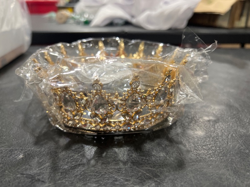 Photo 1 of crown 