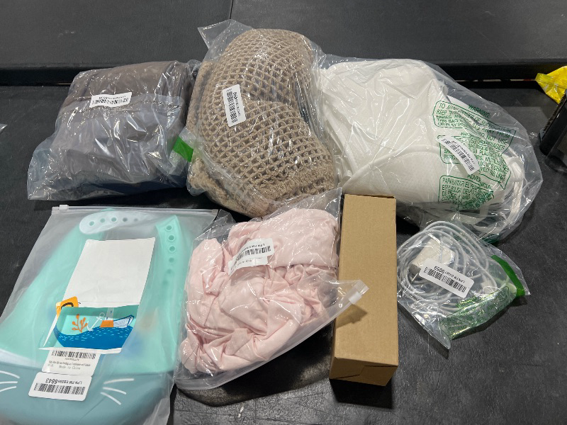 Photo 1 of bag of mixed items 