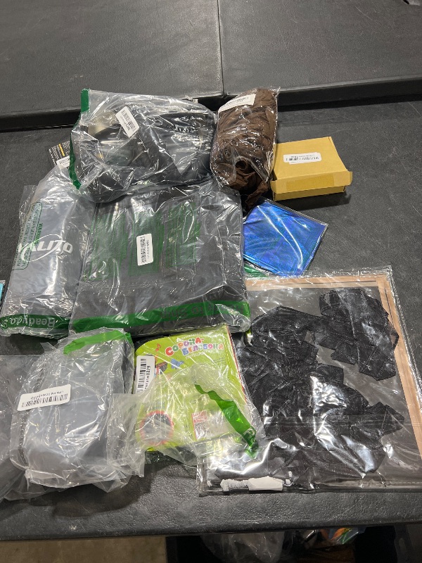 Photo 1 of bag of mixed items 