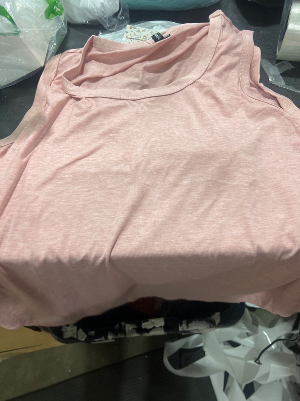 Photo 1 of 2XL TSHIRT 