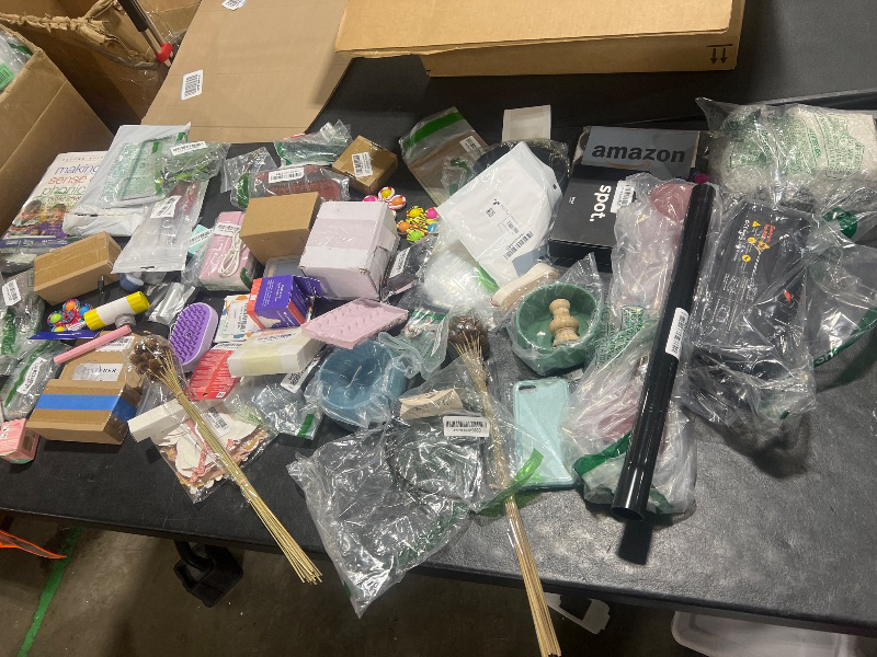 Photo 1 of box of mixed items 