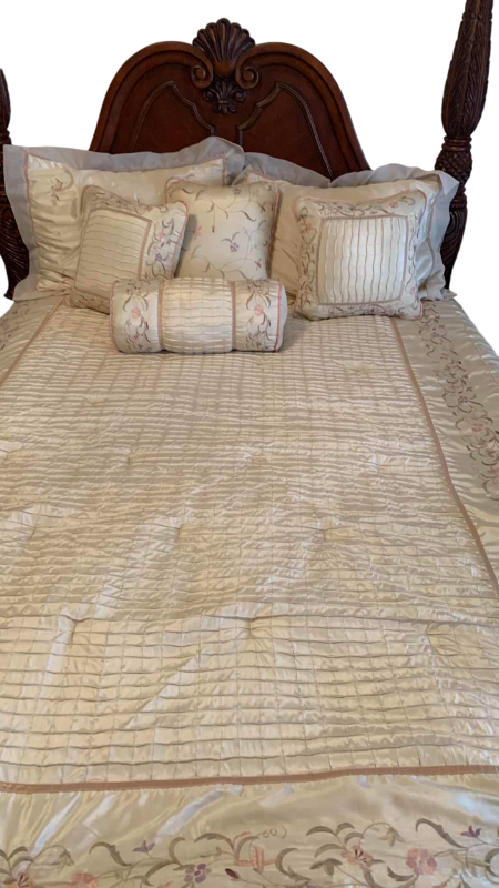 Photo 1 of QUEEN SIZE BEDDING AND BED STORY MATTRESS