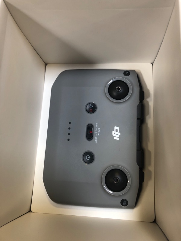 Photo 3 of DJI Mini 2 SE, Lightweight Mini Drone with QHD Video, 10km Max Video Transmission, 31-Min Flight Time, Under 249 g, Auto Return to Home, 3-Axis Gimbal Drone with Camera for Beginners