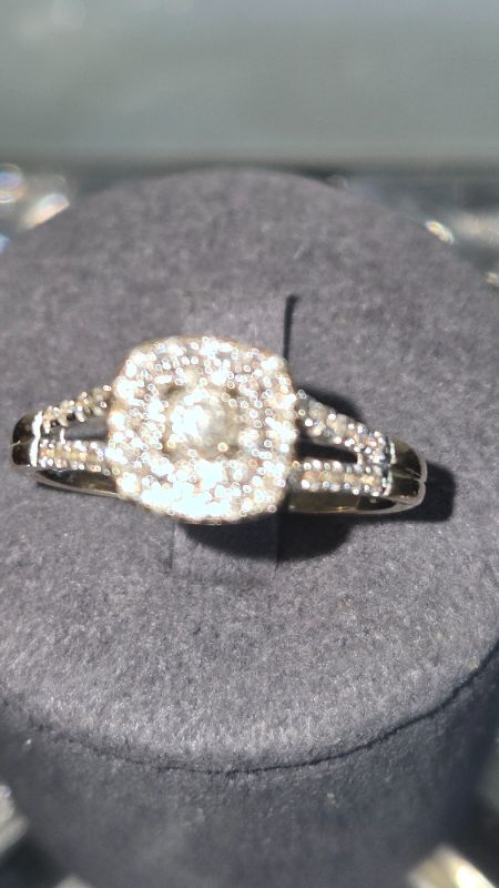 Photo 1 of 14K YELLOW GOLD W. .50CT DIAMOND RING-3G SIZE 9