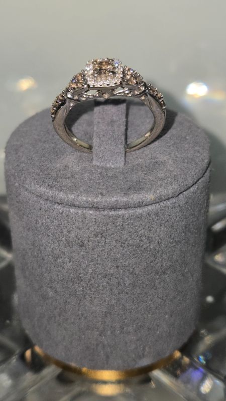 Photo 1 of 14K WHITE GOLD W. .60CT DIAMOND RING-3G SIZE 5 1/4