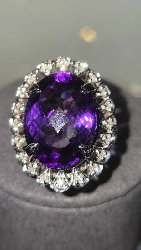 Photo 1 of 10K WHITE GOLD W. 10CT AMETHYST & .15CT DIAMOND RING-6G SIZE 7