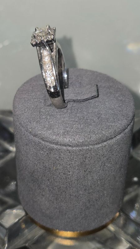 Photo 1 of 14K WHITE GOLD W. 1CT DIAMOND RING-5G SIZE 6 1/2