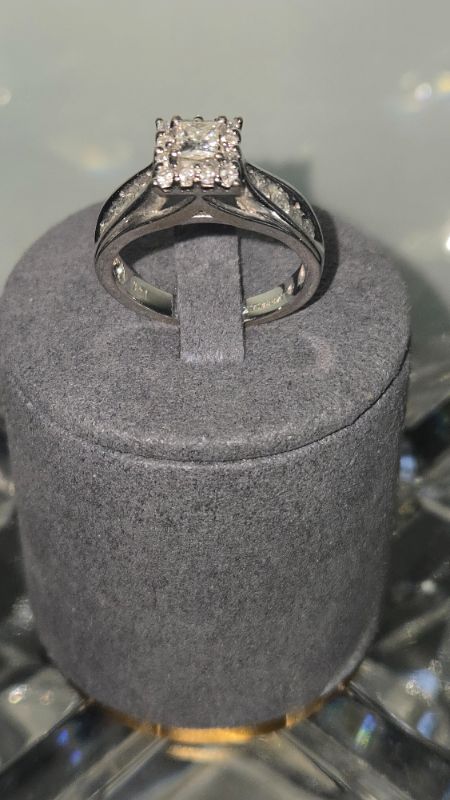 Photo 1 of 14K WHITE GOLD W. 1CT DIAMOND RING-5G SIZE 6 1/2