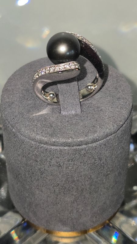Photo 1 of 14K WHITE GOLD W. 9.5 TAHITIAN PEARL & .50CT DIAMOND RING-6.86G SIZE 4