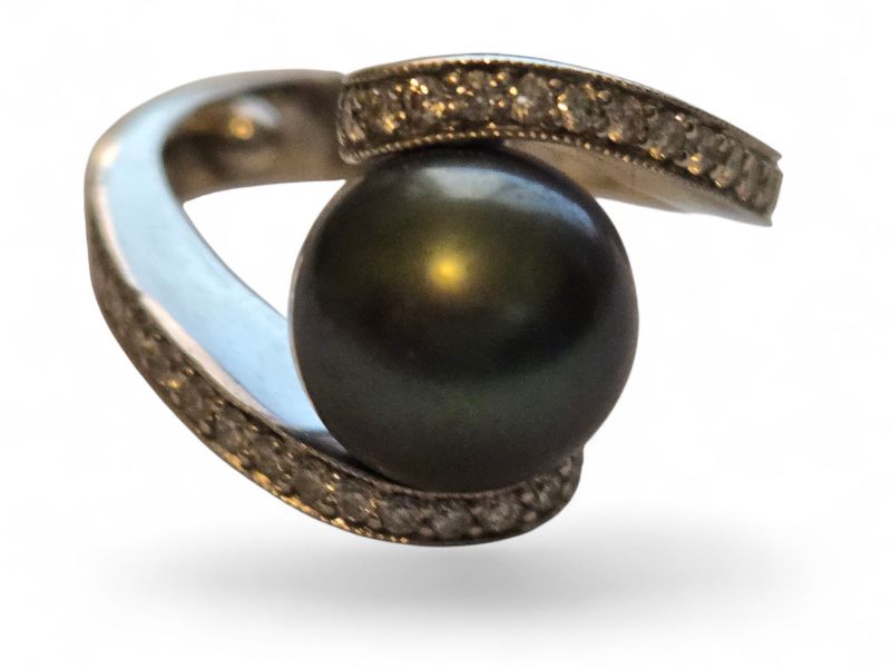 Photo 1 of 14K WHITE GOLD W. 9.5 TAHITIAN PEARL & .50CT DIAMOND RING-6.86G SIZE 4 #18