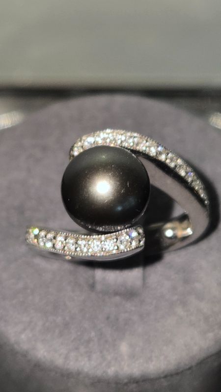 Photo 1 of 14K WHITE GOLD W. 9.5 TAHITIAN PEARL & .50CT DIAMOND RING-6.86G SIZE 4