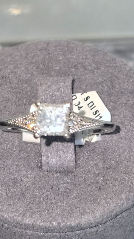 Photo 1 of 14K WHITE GOLD W. 2.72 CENTER DIAMOND & .10CT SURROUNDING DIAMOND RING-3G SIZE 6 1/2