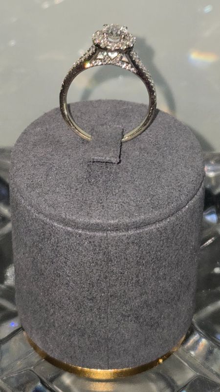 Photo 1 of 14K WHITE GOLD W. .50CT CENTER CUT & .50 SURROUNDING DIAMOND RING-3G SIZE 6 1/4