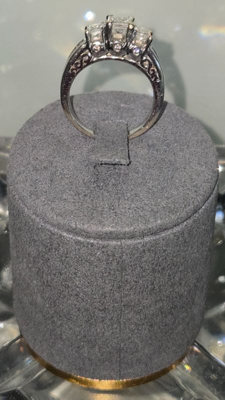Photo 1 of 14K WHITE GOLD W. 1CT DIAMOND RING-4.3G SIZE 5 1/2