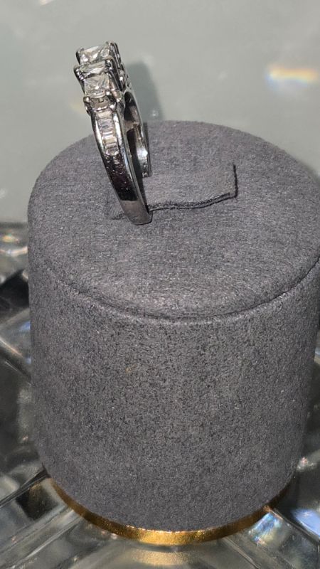 Photo 1 of 14K WHITE GOLD W. 1CT DIAMOND RING-4.3G SIZE 5 1/2