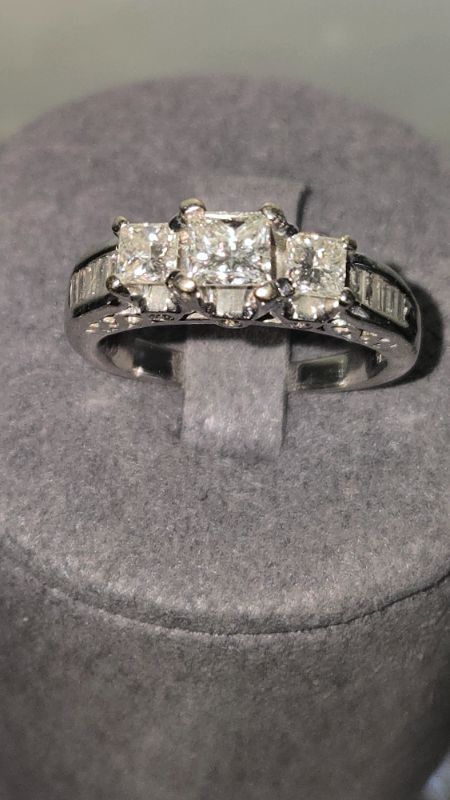 Photo 1 of 14K WHITE GOLD W. 1CT DIAMOND RING-4.3G SIZE 5 1/2