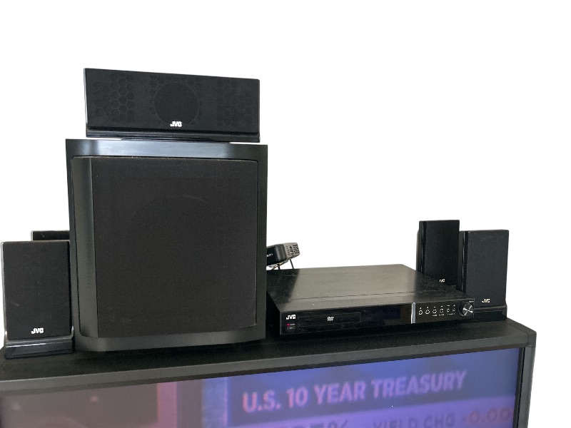 Photo 1 of JVC ELECTONICS - SUPWOOFER 5 SPEAKERS, DVD PLAYER