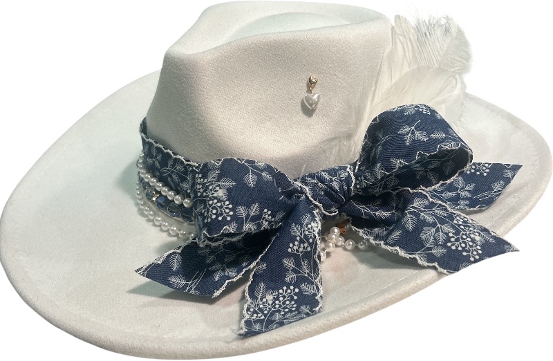 Photo 1 of NEW- WOMENS WHITE FEDORA STYLE CUSTOM HAT SIZE MED/LARGE