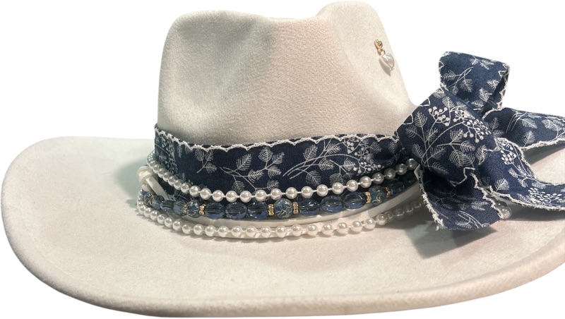 Photo 1 of NEW- WOMENS WHITE FEDORA STYLE CUSTOM HAT SIZE MED/LARGE