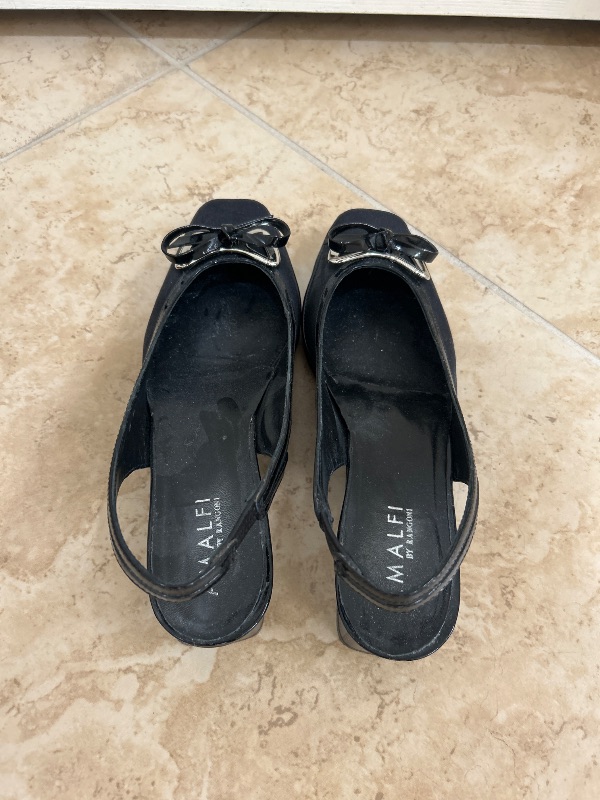 Photo 1 of BLACK AMALFI WOMEN'S SLING BACKS SIZE 8N)