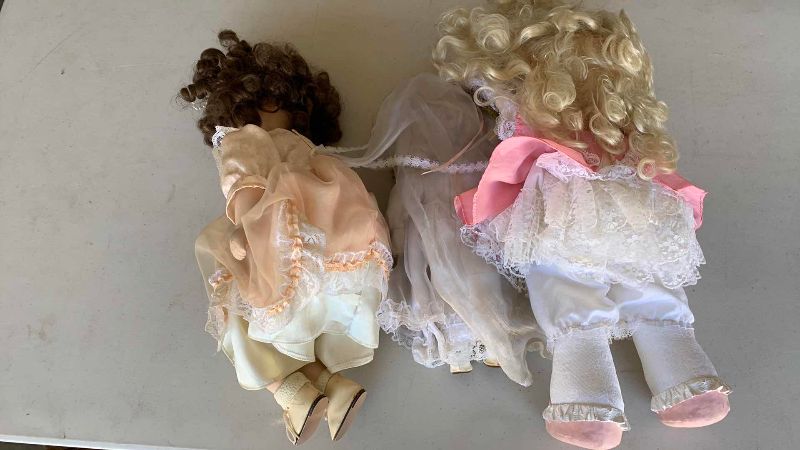 Photo 1 of VINTAGE DOLLS