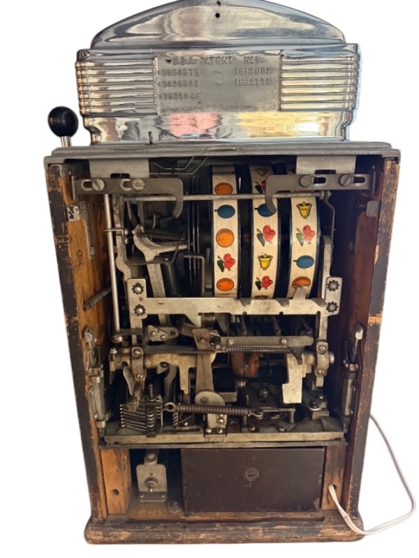 Photo 10 of CLASSIC ANTIQUE CIRCA 1949-1955 O.D.  JENNINGS  "SUN CHIEF" NICKLE SLOT MACHINE (15” x 16” H27”)