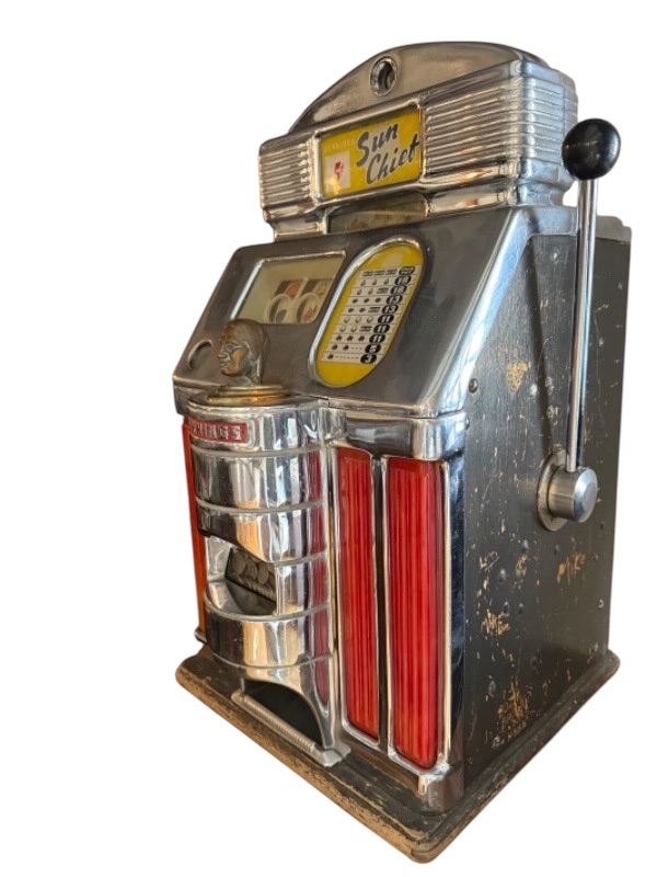 Photo 2 of CLASSIC ANTIQUE CIRCA 1949-1955 O.D.  JENNINGS  "SUN CHIEF" NICKLE SLOT MACHINE (15” x 16” H27”)