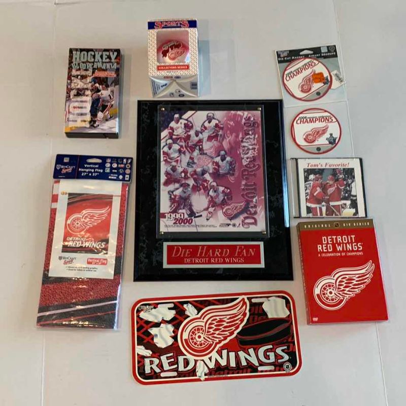 Photo 1 of NHL HOCKEY RED WINGS PLAQUE AND MEMORABILIA