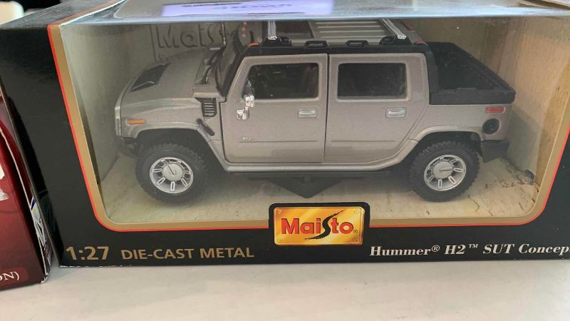 Photo 1 of HUMMER AND PHILIPPINES JEEPNEY