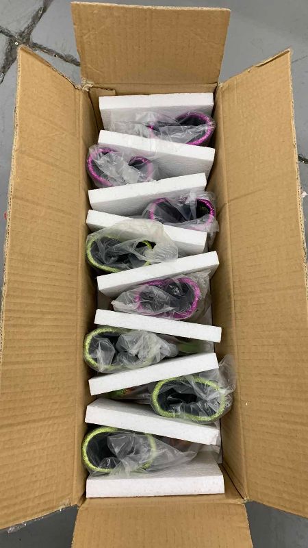 Photo 1 of BOX OF 8 HALLOWEEN WITCHES RESIN 6” SHOES