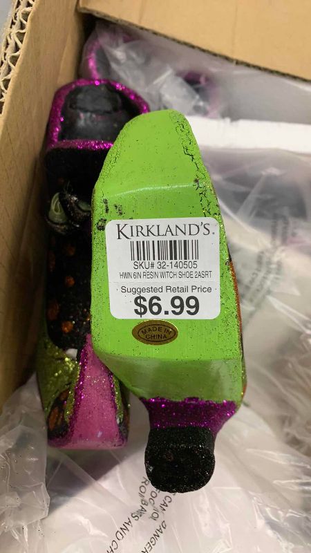 Photo 1 of BOX OF 8 HALLOWEEN WITCHES RESIN 6” SHOES