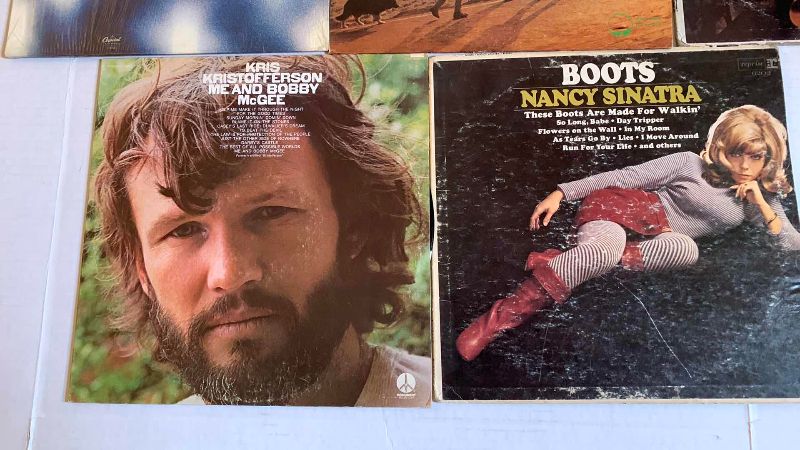 Photo 1 of 5-VINTAGE RECORD ALBUMS: THE LETTERMAN, LOBO, PETER, PAUL AND MARY, KRIS KRISTOPHERSON, AND NANCY SINATRA