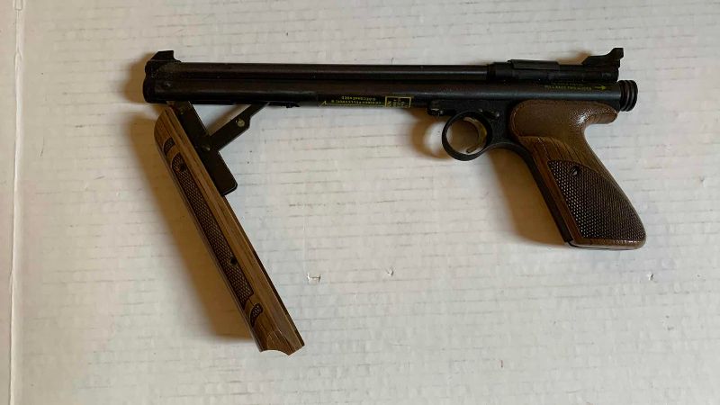 Photo 1 of VINTAGE CROSMAN MODEL 1377 AMERICAN CLASSIC.177 CALIBER PELLET OR BB PUMP ACTION PISTOL